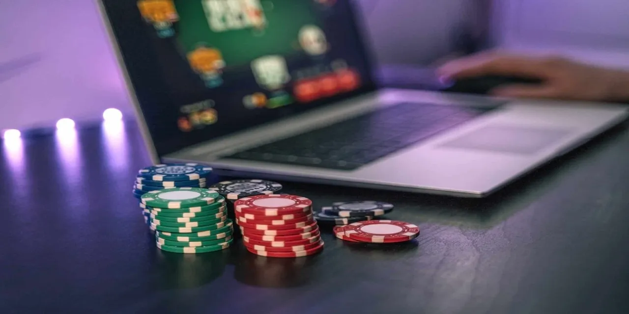 avantages des tournois de poker en ligne